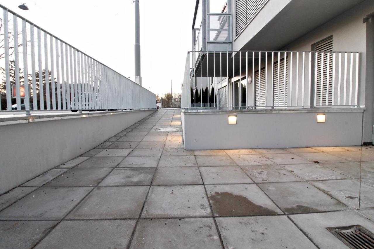 Balcony/Pool/Free Parking Garage Studio Відень Екстер'єр фото