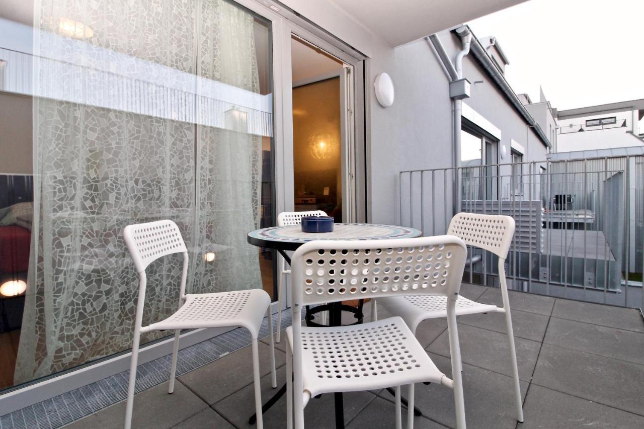 Balcony/Pool/Free Parking Garage Studio Відень Екстер'єр фото