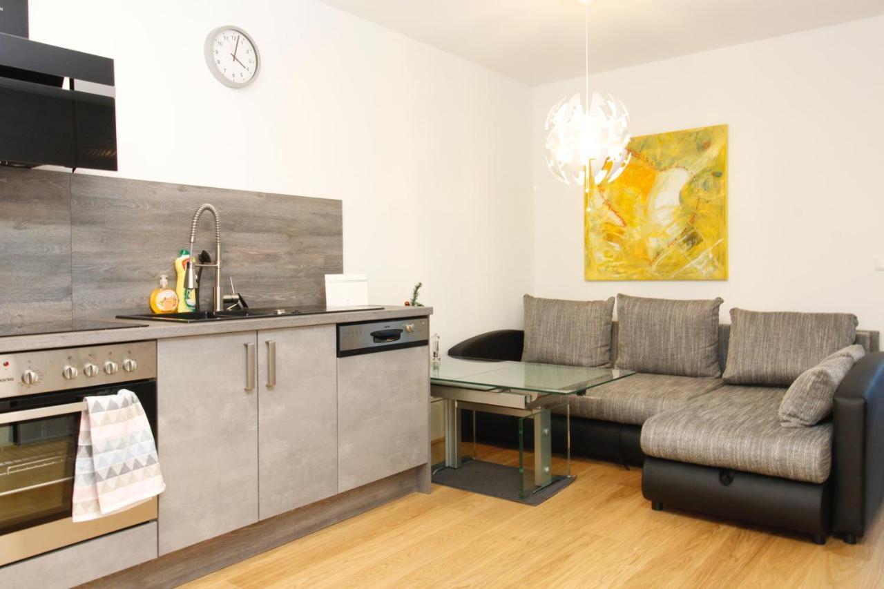 Balcony/Pool/Free Parking Garage Studio Відень Екстер'єр фото