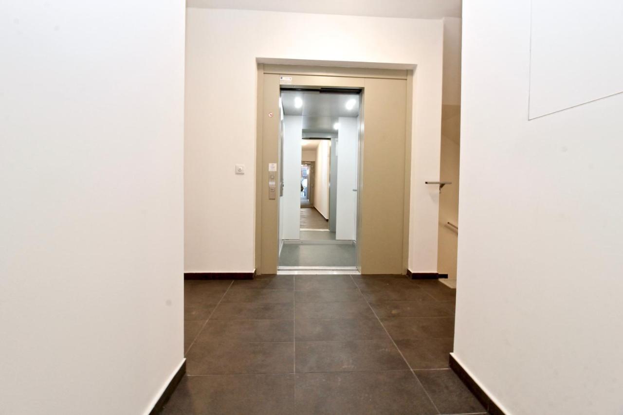 Balcony/Pool/Free Parking Garage Studio Відень Екстер'єр фото