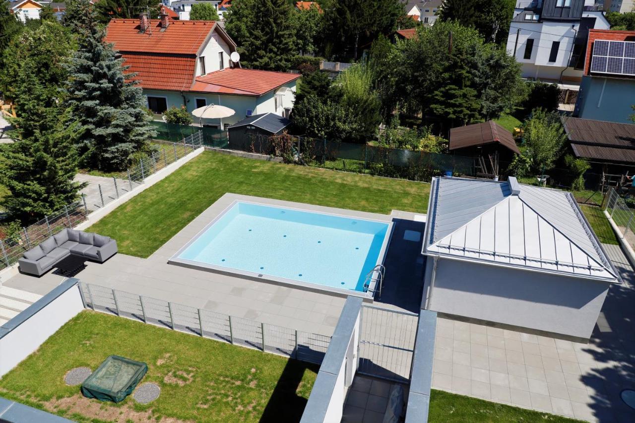 Balcony/Pool/Free Parking Garage Studio Відень Екстер'єр фото
