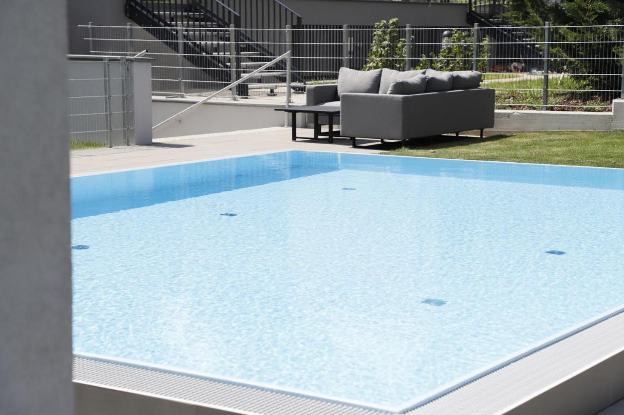 Balcony/Pool/Free Parking Garage Studio Відень Екстер'єр фото